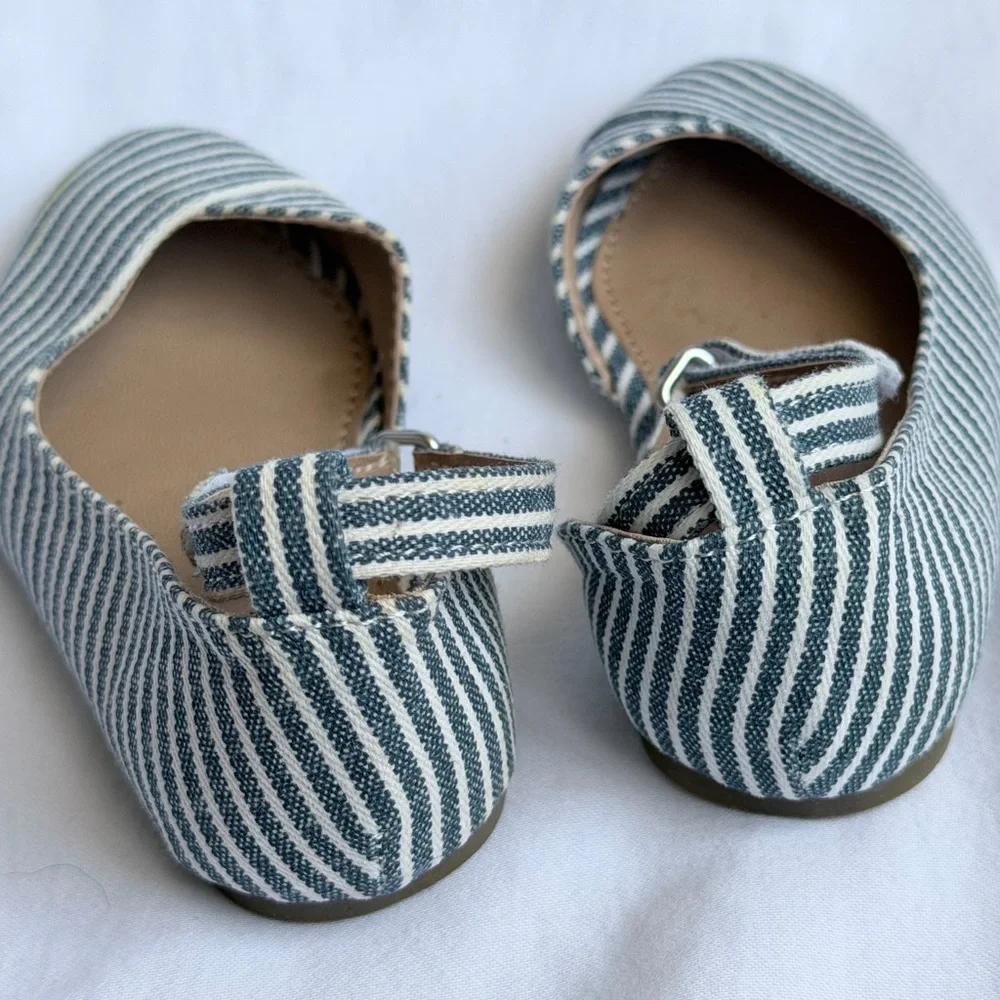 Old Navy Kids Black and White Striped Dress Shoes
